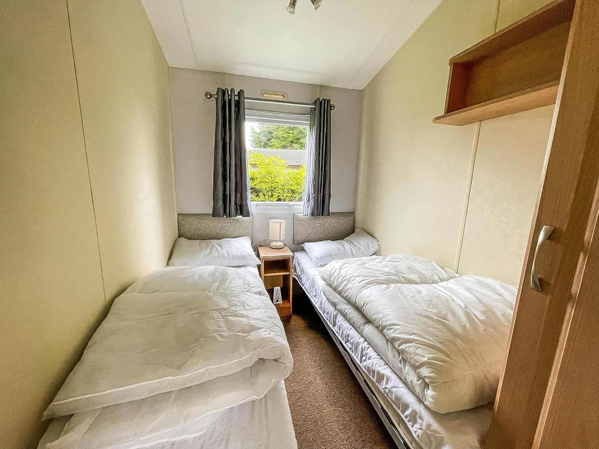 Great Caravan At Breydon Water Holiday Park, Ref 10086B Belton with Browston Exteriör bild